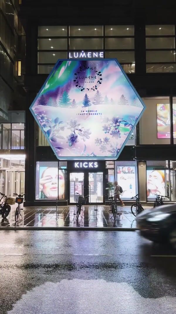 Lumene Beauty Advent Calendar Installation Shatters