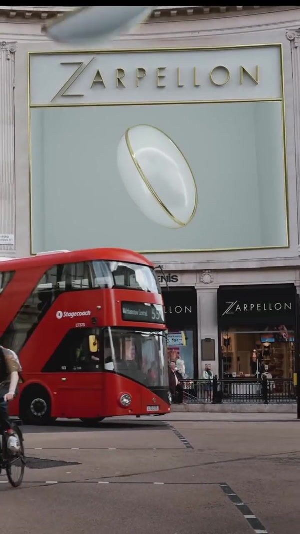 Zarpellon Giant Earrings Fall in London