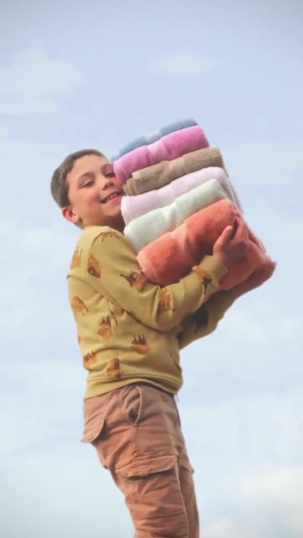 HEMA Stacked Folded Towels at Square