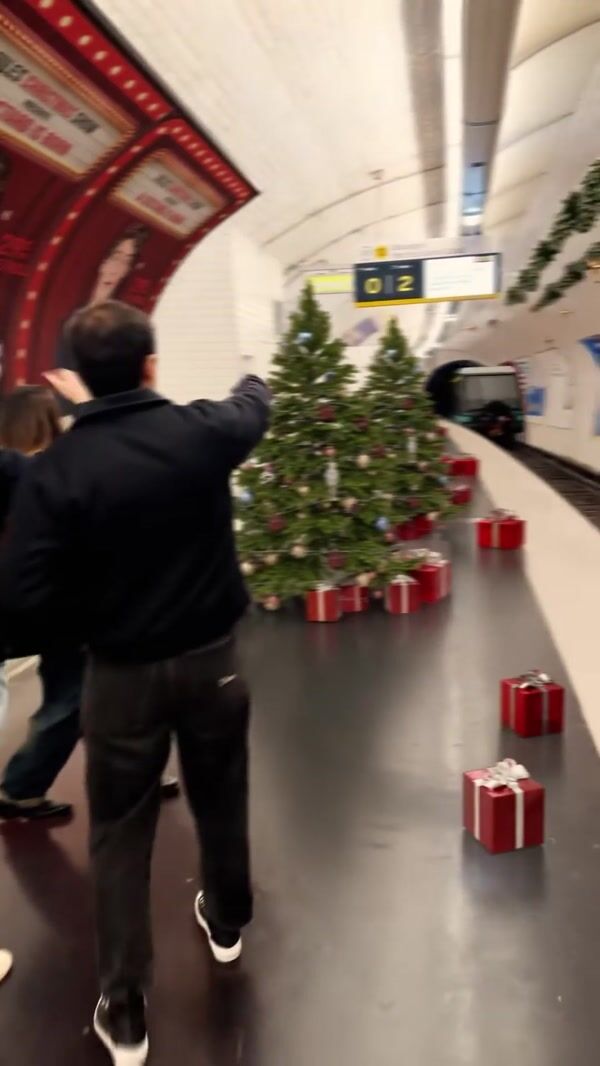 JULES Christmas Themed Subway Station