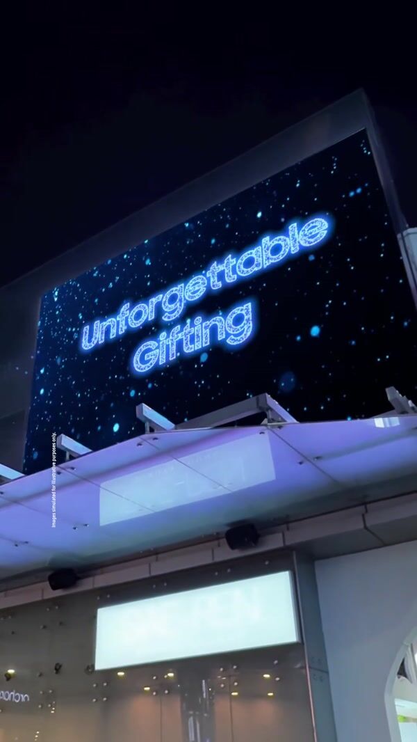 Samsung Giant Devices Emerge from Gift Box