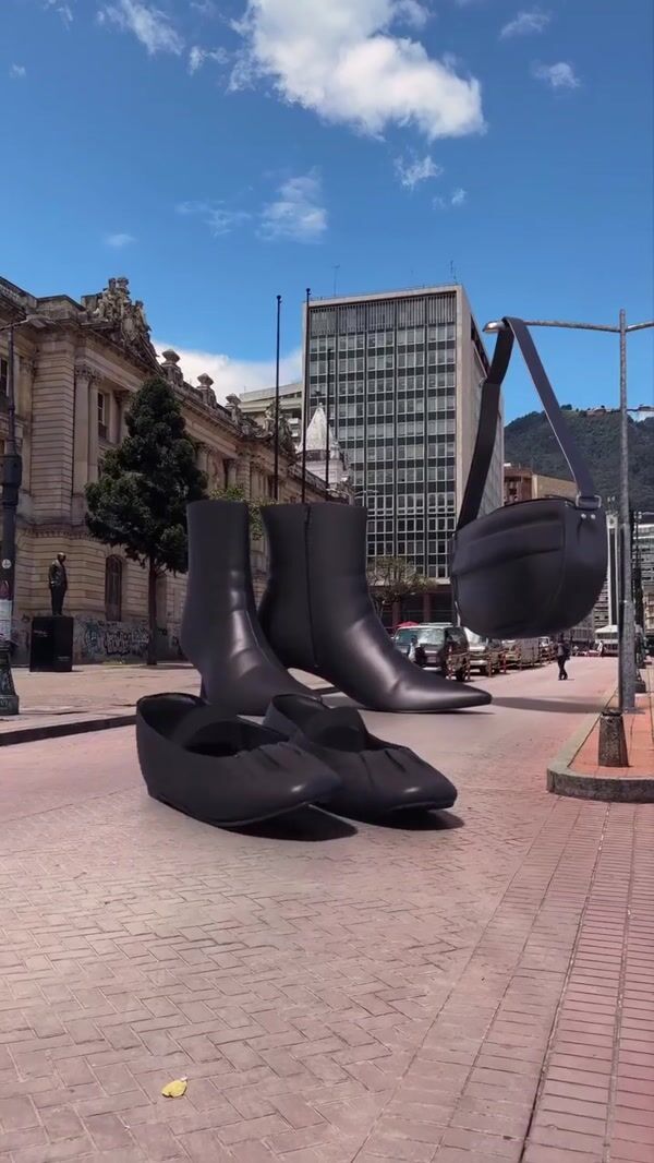 Punto Blanco Giant Shoes and Bag in City Square