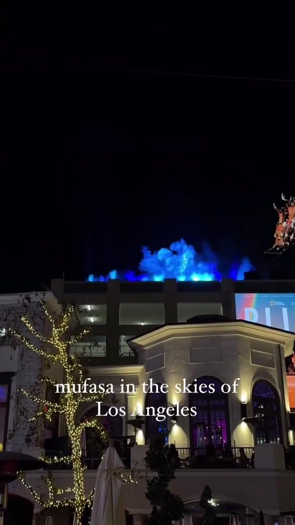 Disney Studios Mufasa Holographic Light Show