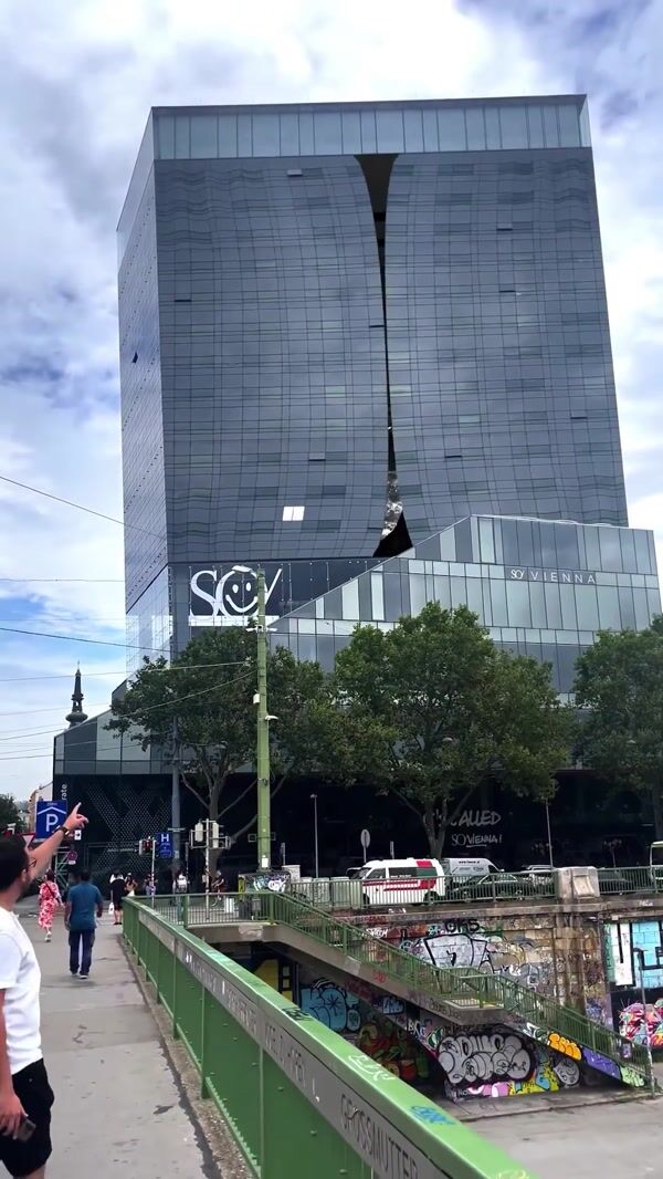 XCC Giant Robotic Reveal on Steffl Arena Facade