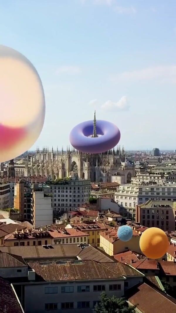 Samsung Squishy Inflatables Bouncing in the City