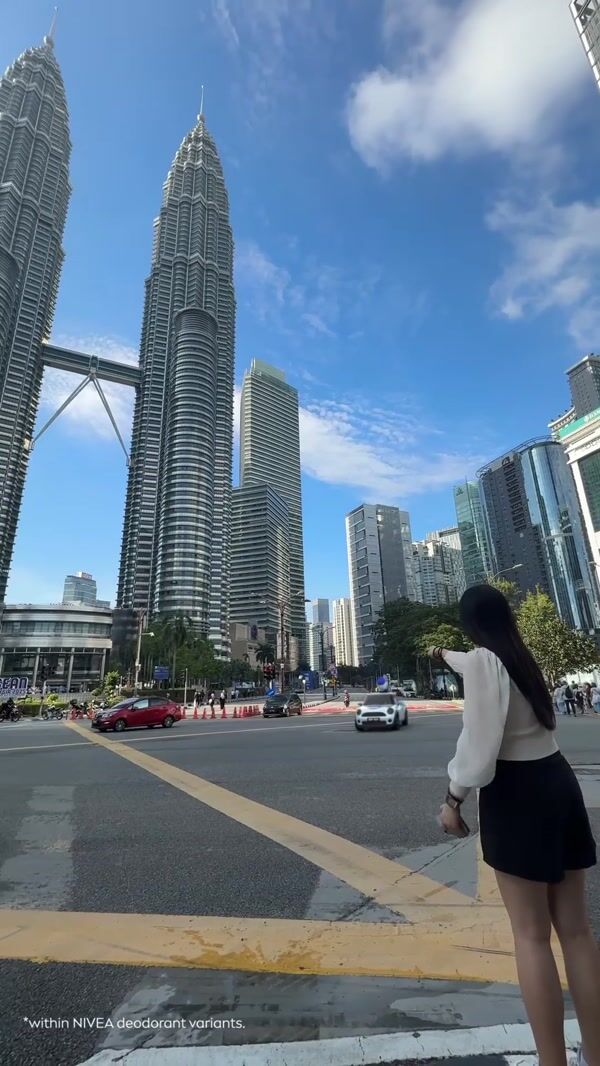 Nivea Giant Spray Bottle Projects Holographic Ads