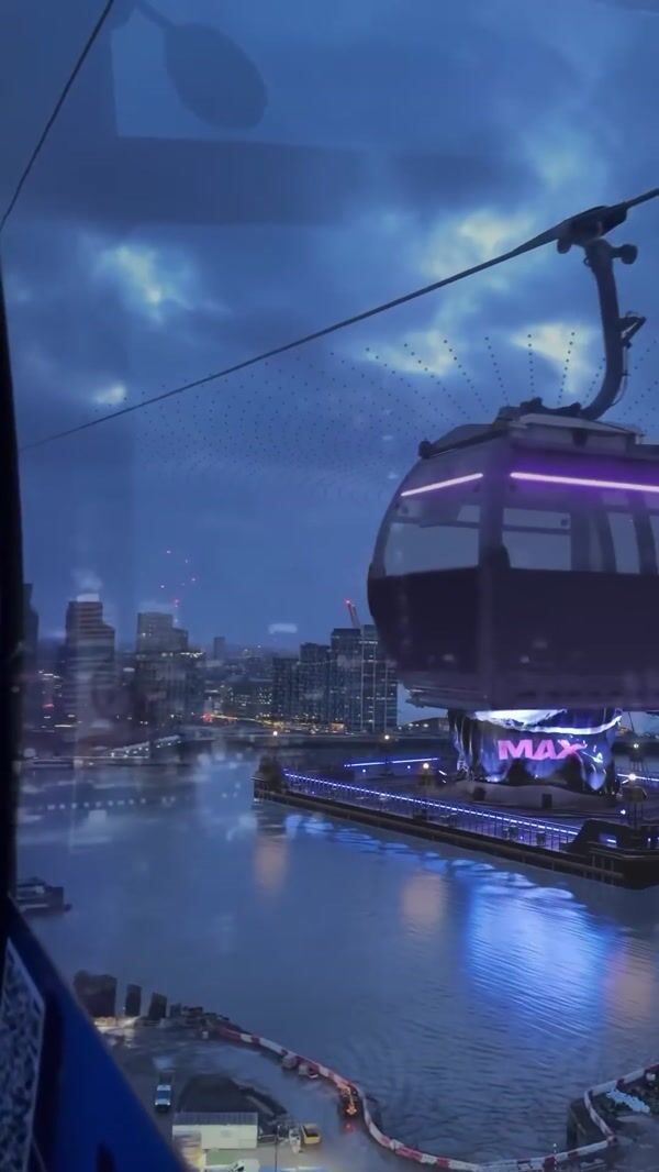 Pepsi Can Inflates at River Thames