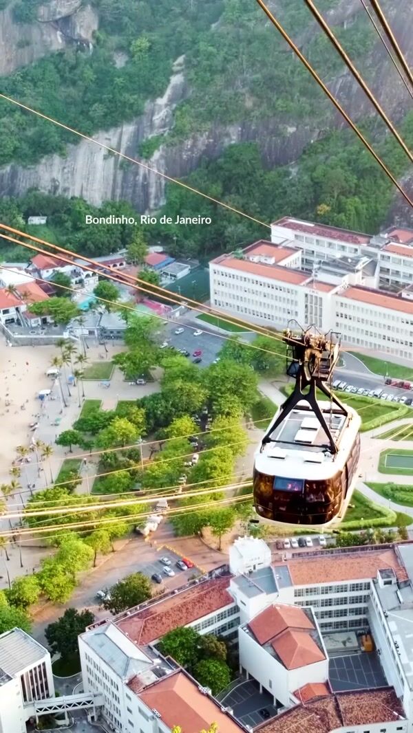 Nestlé Baby&Me Bondinho Cable Car Becomes Stroller
