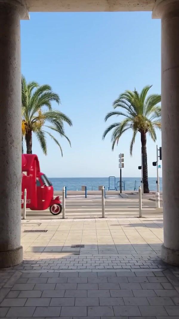 Jacquemus Bag Ice Cream Truck at the Boardwalk