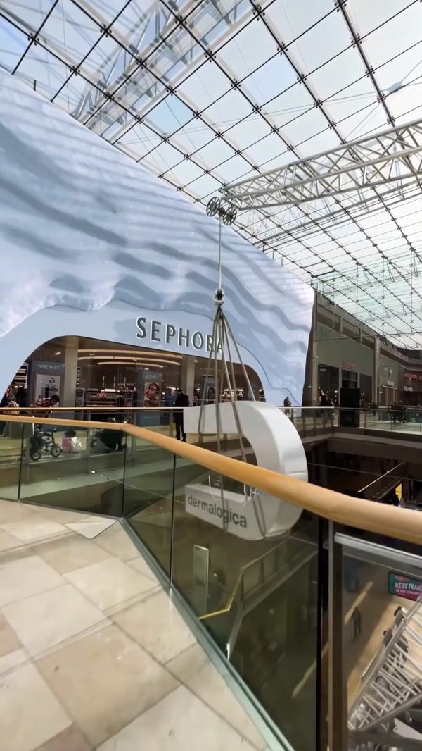 Sephora Magnet Pulls Cleanser From Store Façade