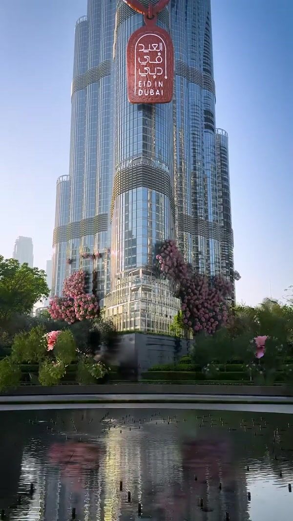 BrandDubai Pink Flowers Bloom on Burj Khalifa
