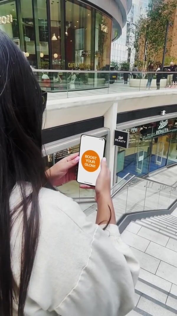 Lumene Face Serum Emerges Between Buildings