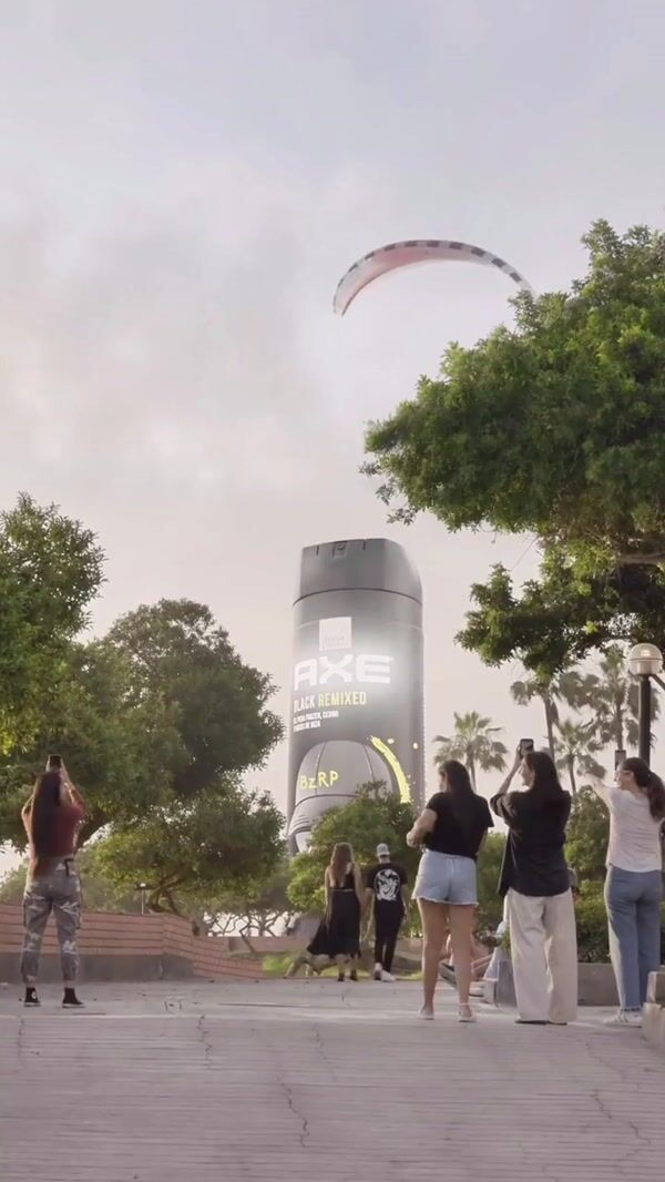 AXE Perfume Spray Bottle Releases Pears