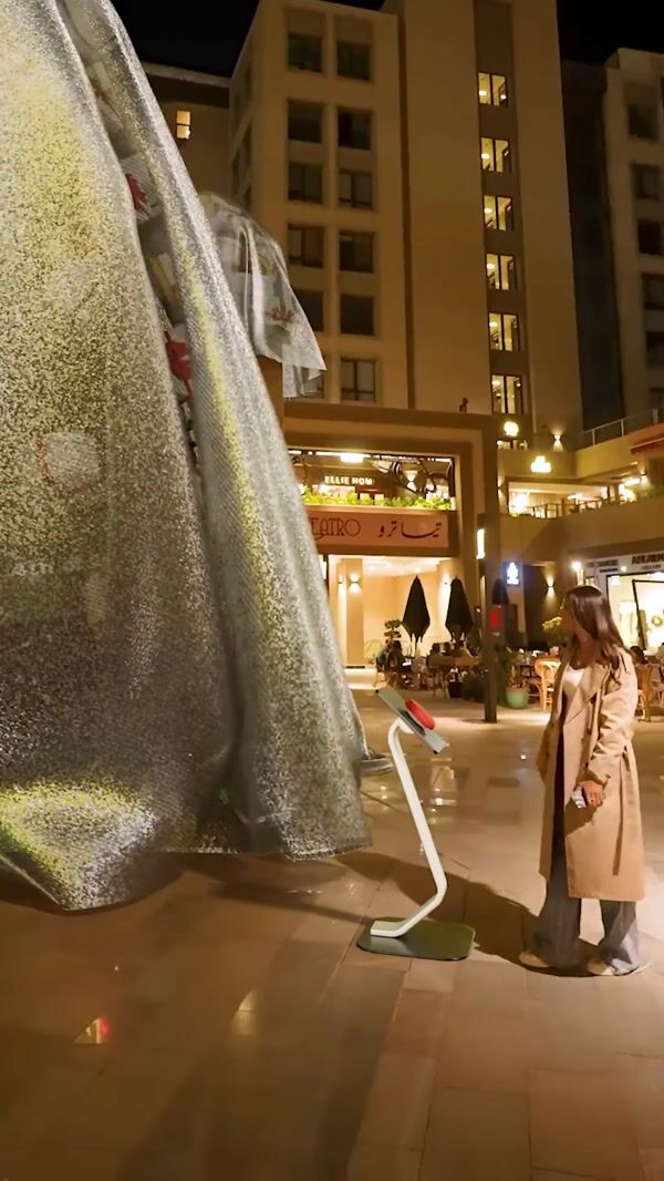 Arkan Plaza Christmas Tree Lights Up at Mall