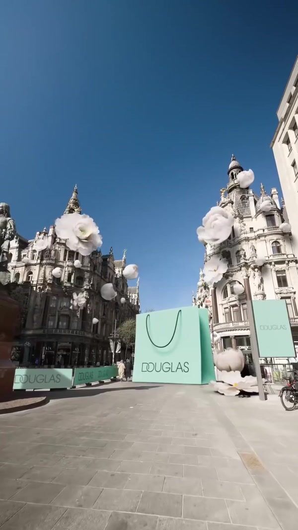 Douglas Giant Products Float at Antwerp