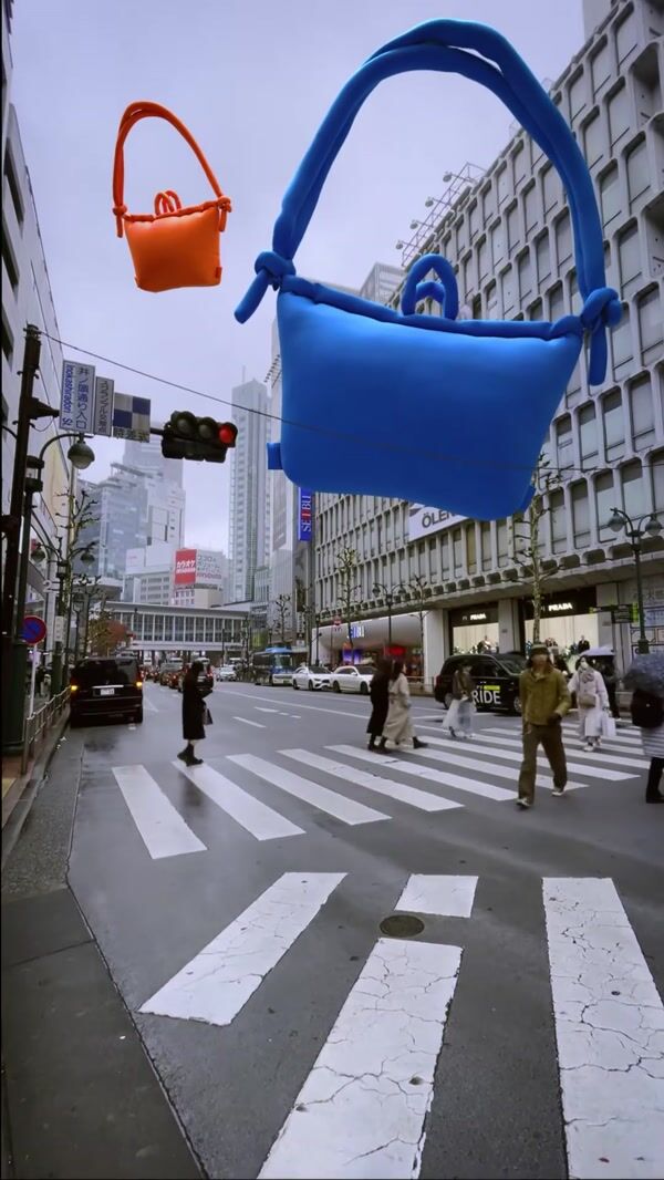 Ölend Giant Soft Bags Float Across City Streets