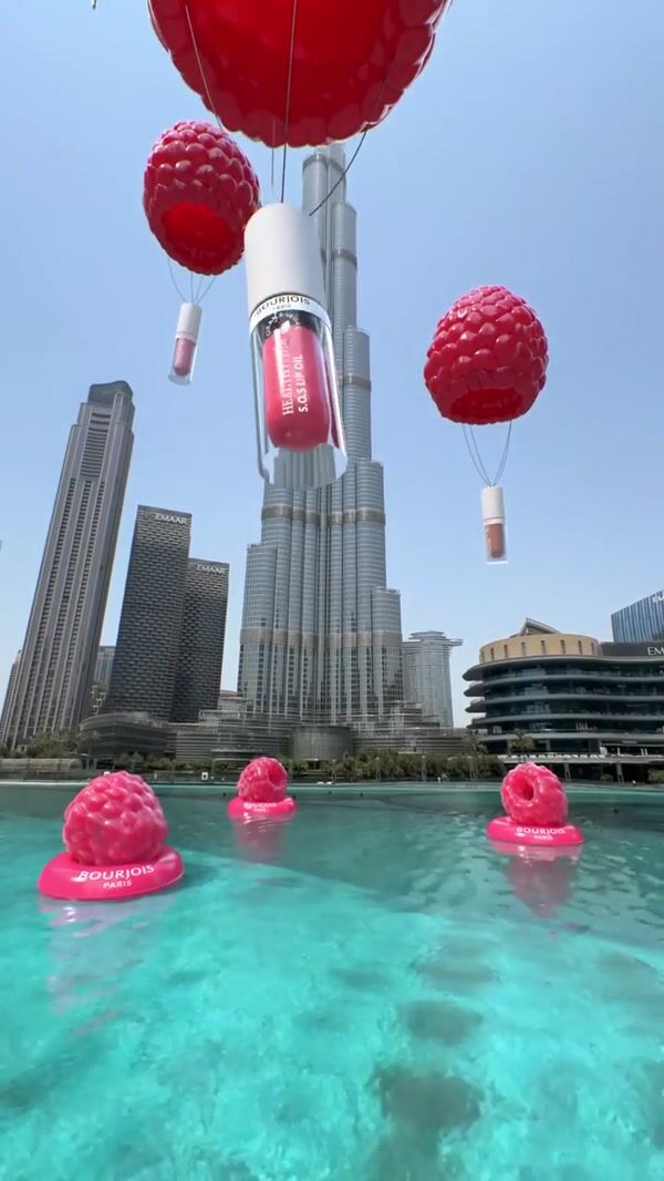 Lifestyle Lip Oils on Raspberry Hot Air Balloons
