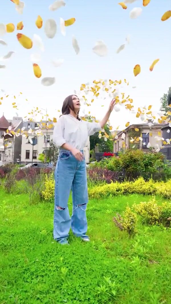 Lenor Billboard Overflows with Flowers