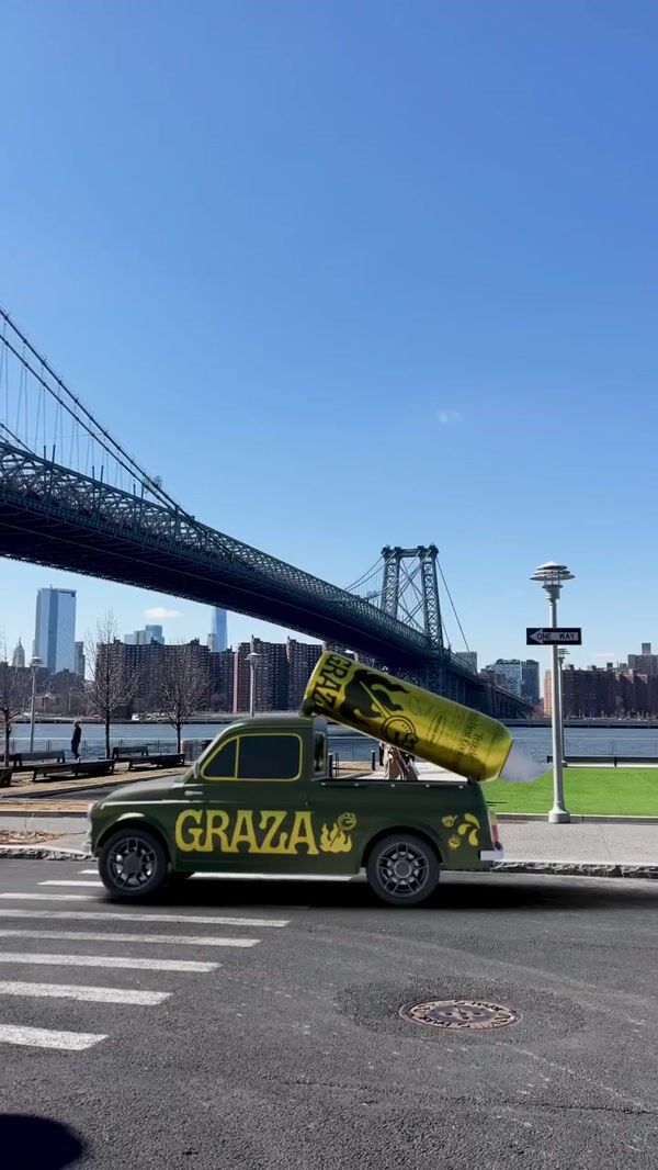 Graza Pick Up Truck with Spraying Oil Bottle