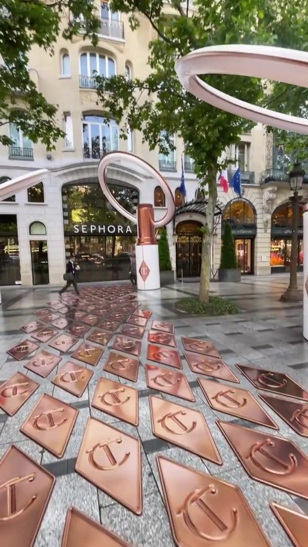 Charlotte Tilbury Ring Light Walkway at Sephora