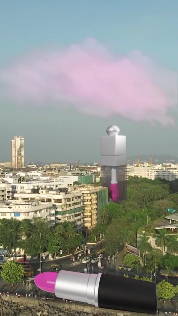 Nykaa Giant Pink Lipstick on Promenade