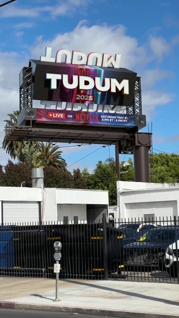 Netflix Rotating TUDUM 3D Signage