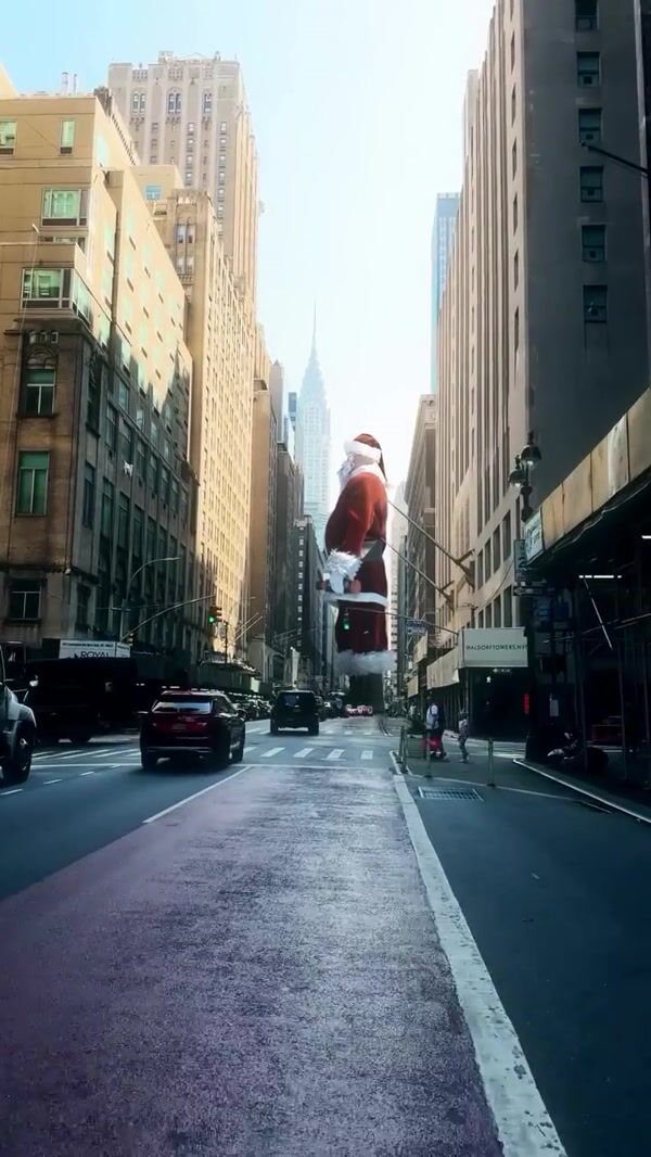 TRUFF Giant Santa Claus Drops Sauce on NYC Street