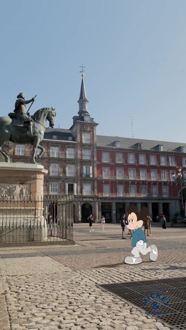 Disney Mickey Mouse Exploring at Plaza