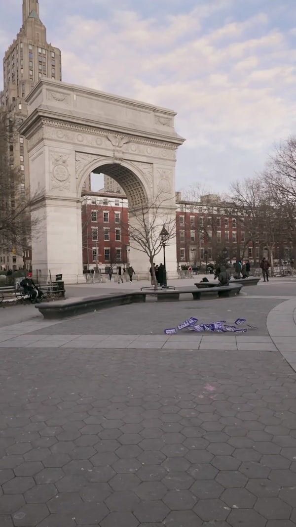 ZARA Pop-Up Booth Assembles in NYC