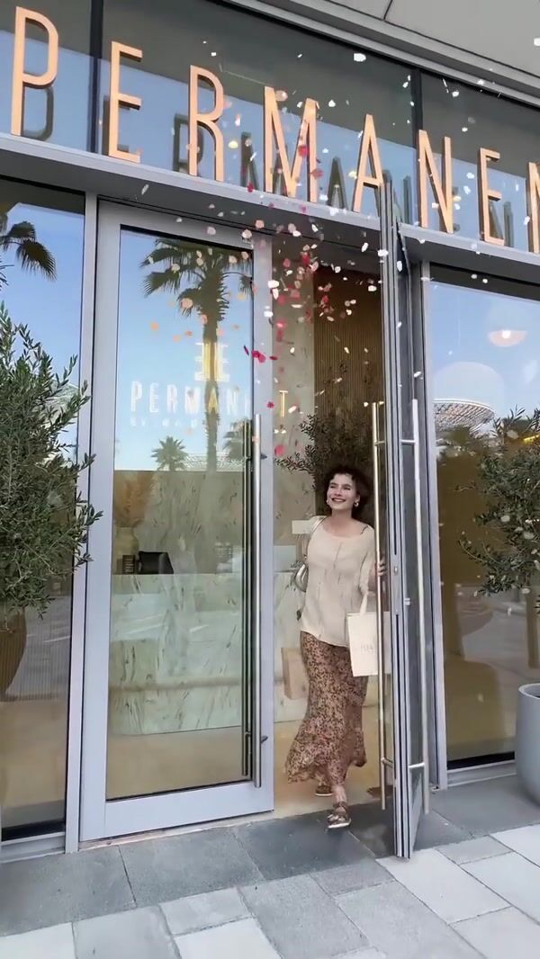 Elle Garden Blooms at Salon