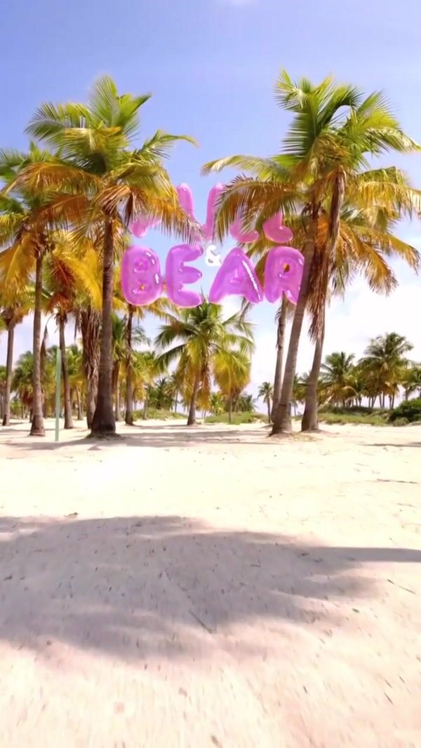Pull&Bear Pink Letter Balloons on the Beach