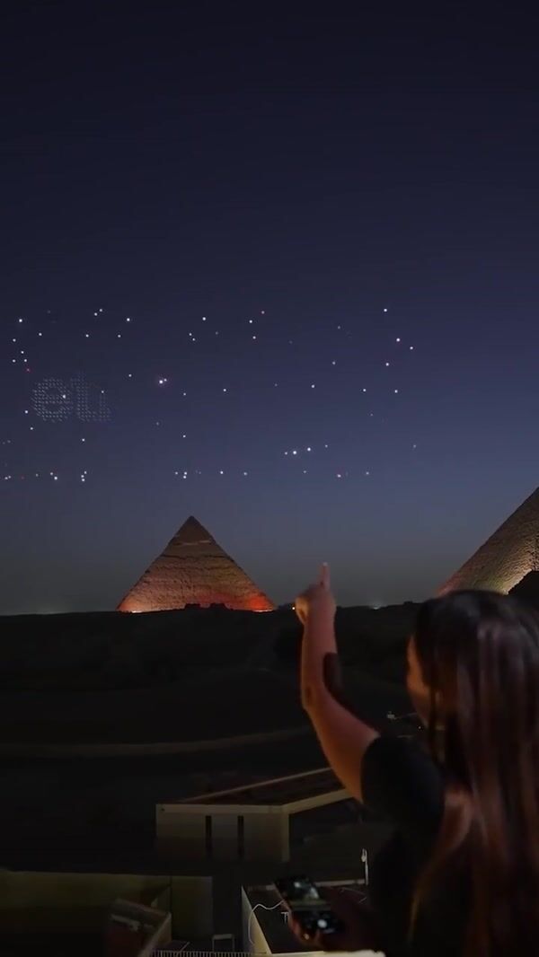 e& Egypt Drone Light Show at Pyramids of Giza