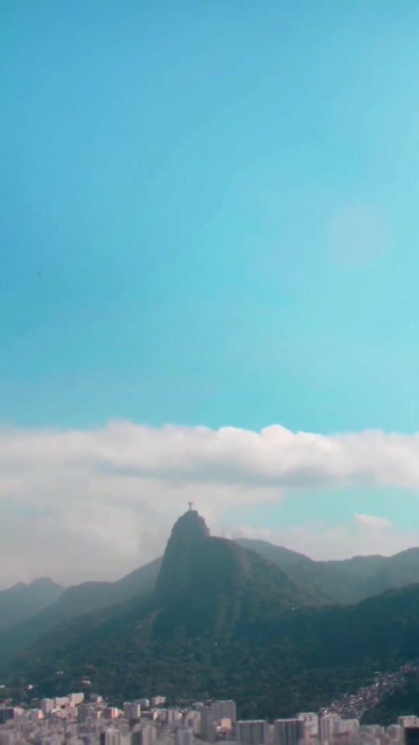 Reserva Giant Shopping Bag Land on Morro de Urca Helipad