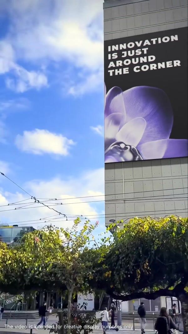 Xiaomi Phone Flips Open on Building Facade