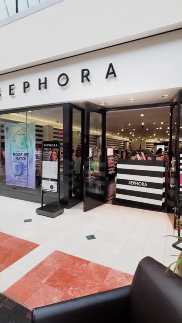 LYS Shopping Bag Spills Beauty Products