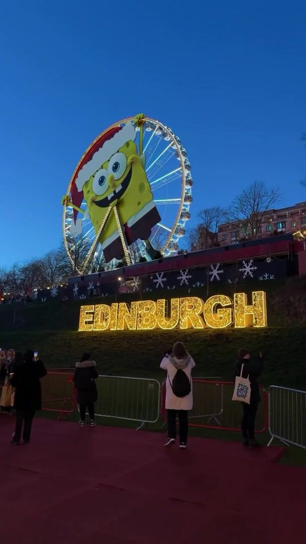 Paramount Pictures SpongeBob Display on Ferris Wheel