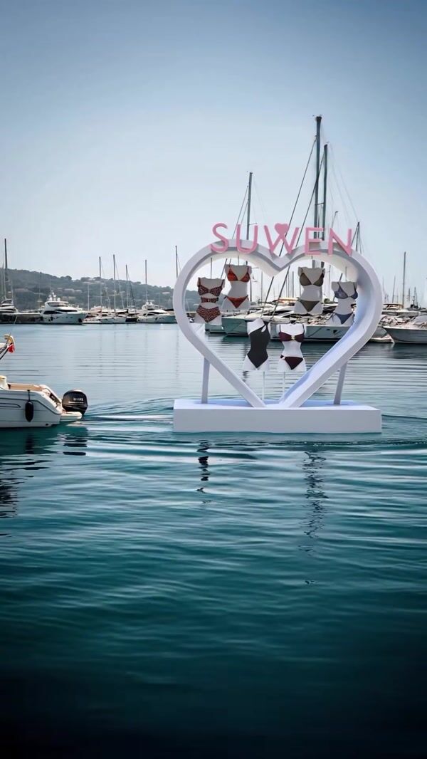 Suwen Giant Floating Heart Showcases Swimsuits