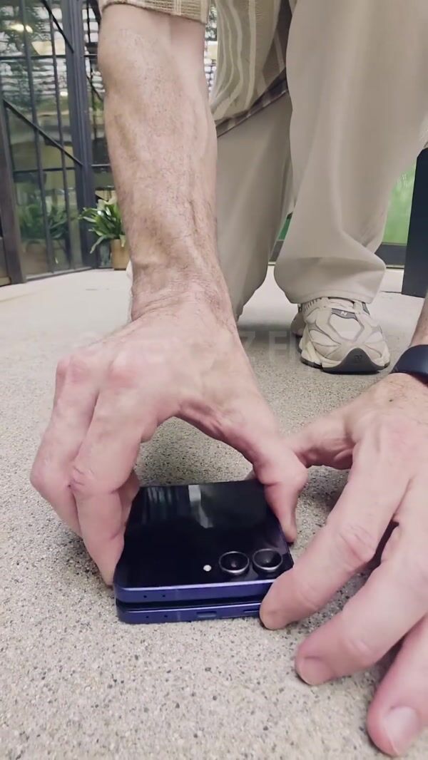 Samsung Galaxy Phone Transform into Photo Booth