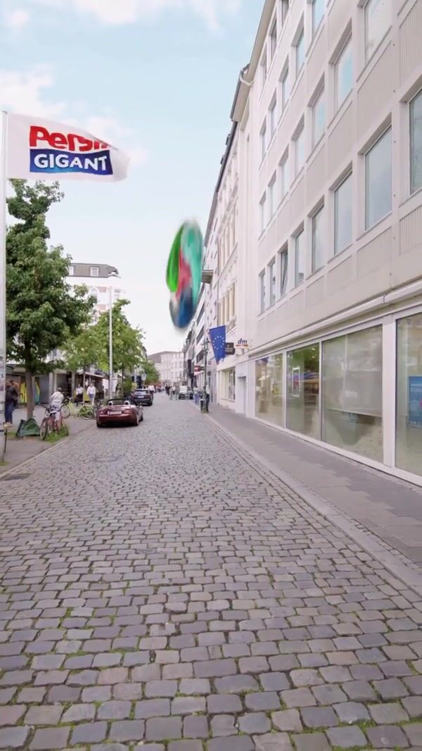 DM Giant "Persil" Disc Rolls Into Store