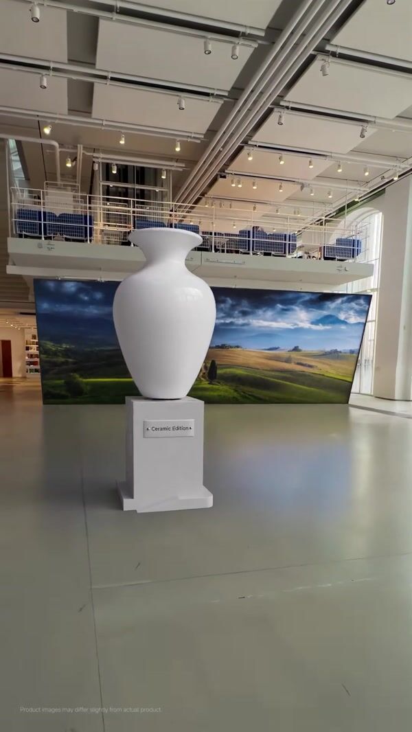 Xiaomi Vase Shatters into Smart Bands