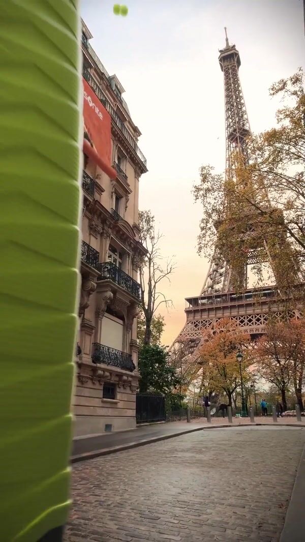 Samsonite Tennis Balls Bounce Around Suitcase