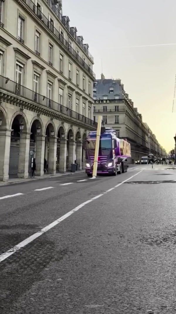 Netflix Tank Truck Snorts Street Lines