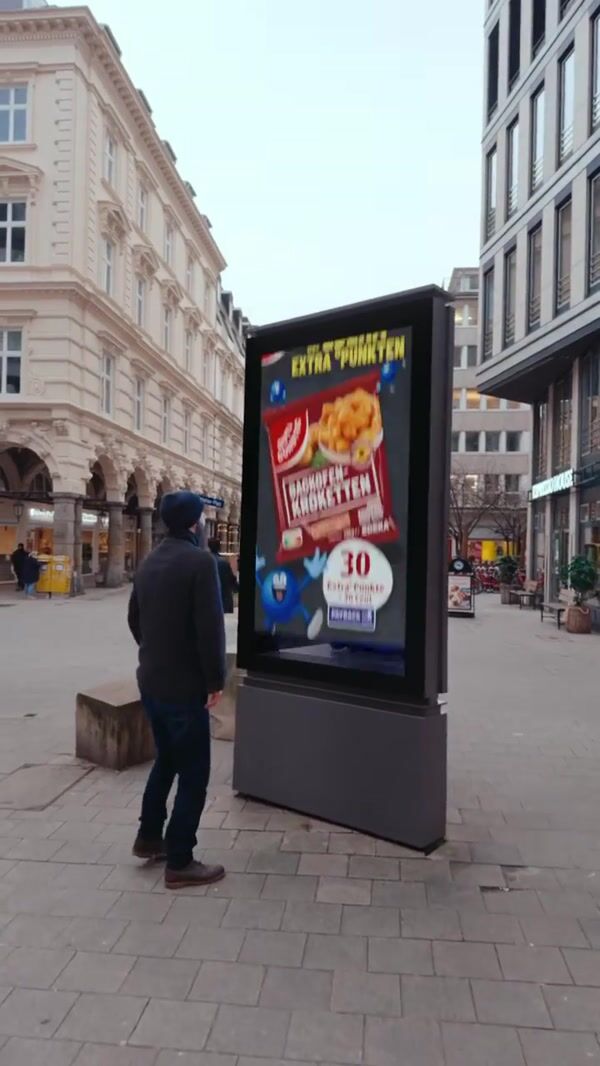 Edeka Giant Pack Emerge from Digital Kiosk