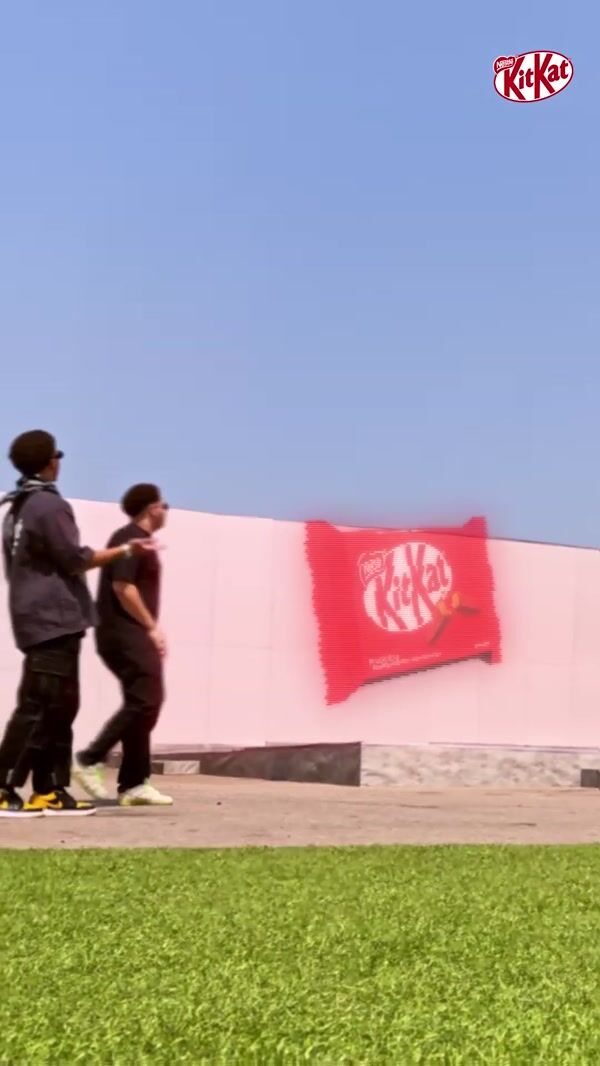 KitKat Giant Hologram Turns Into Iconic Installation