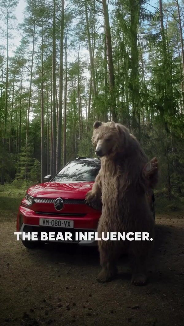 Citroën Grizzly Bear Vlogging in the Forest