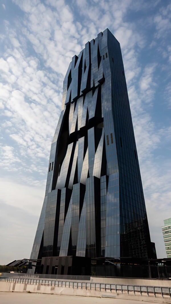 Vivo Giant Phone Assembly on DC Tower