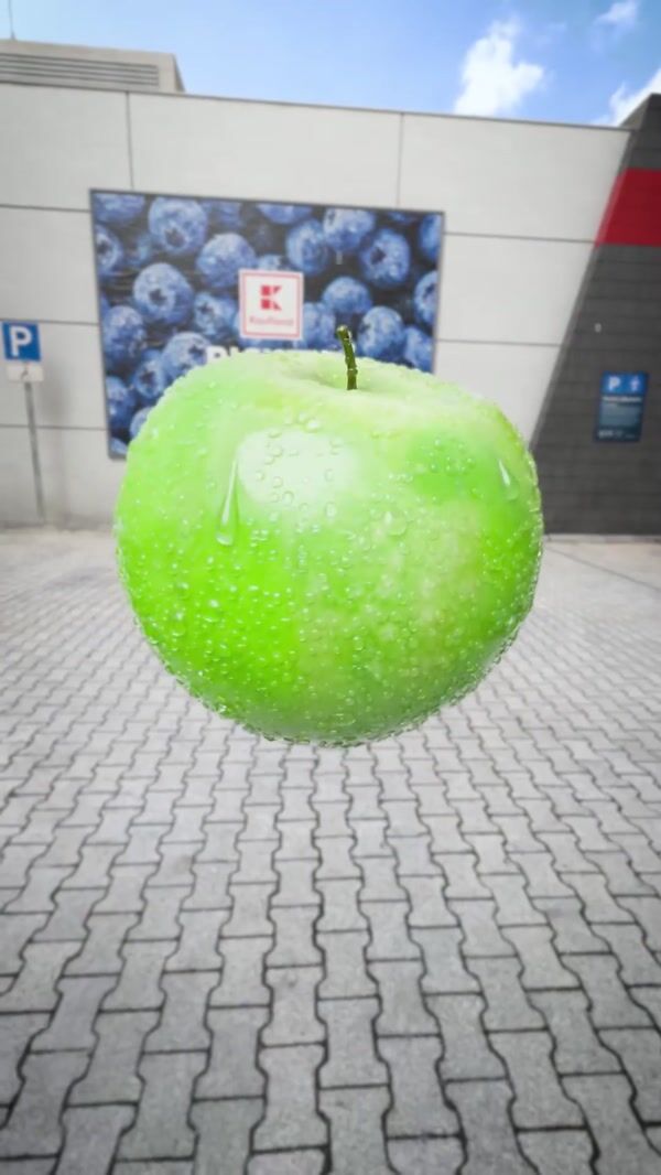 Kaufland Apple Turns Into Orange in Air