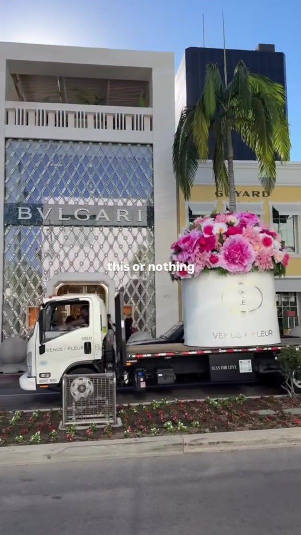Venus et Fleur Giant Pink Bouquet on Flatbed Truck