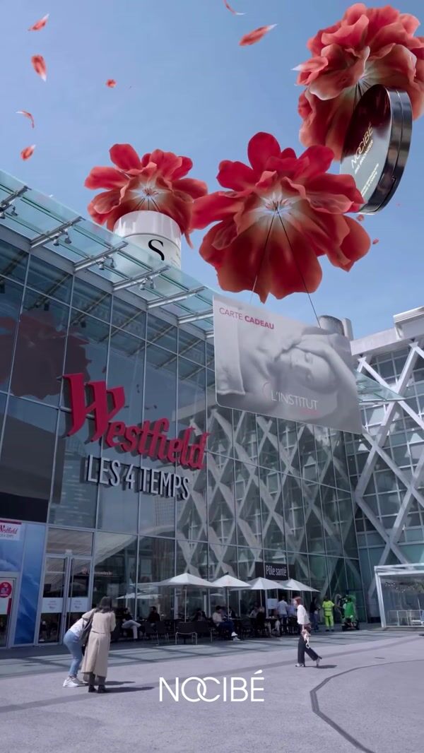 Nocibé Giant Flowers at Westfield Les 4 Temps