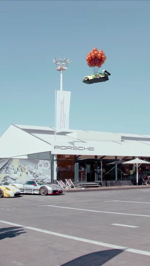 Porsche Balloon Car Landing